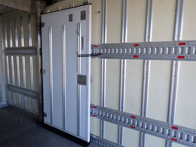 三菱ふそうキャンター冷凍車（冷蔵車）小型（2t・3t）[写真22]