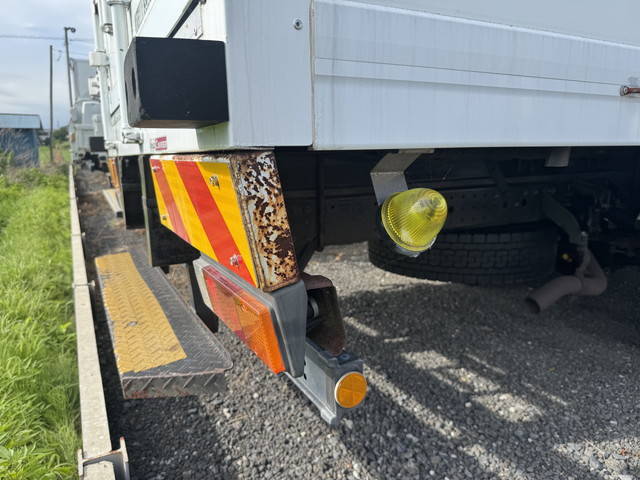 三菱ふそうキャンター冷凍車（冷蔵車）小型（2t・3t）[写真24]