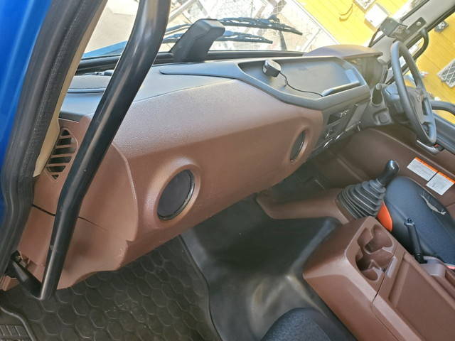 日野レンジャーパッカー車（塵芥車）中型（4t）[写真28]