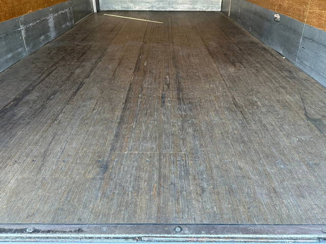 いすゞエルフアルミバン小型（2t・3t）[写真13]