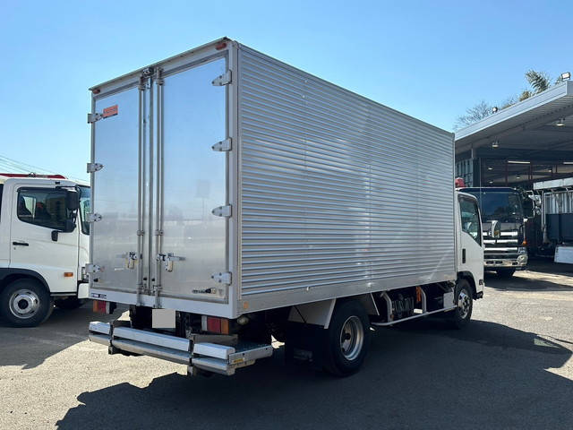いすゞエルフアルミバン小型（2t・3t）[写真02]