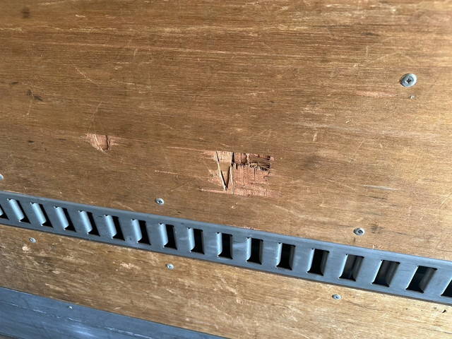 いすゞエルフアルミバン小型（2t・3t）[写真22]