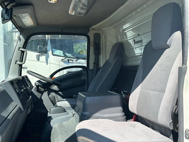 いすゞエルフアルミバン小型（2t・3t）[写真28]