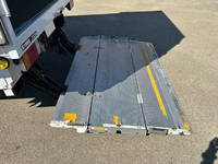 いすゞエルフアルミバン小型（2t・3t）[写真09]