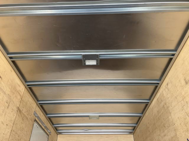 いすゞエルフアルミバン小型（2t・3t）[写真14]