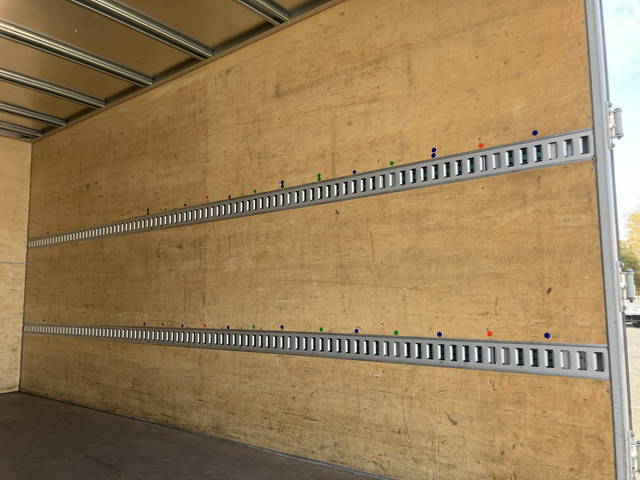 いすゞエルフアルミバン小型（2t・3t）[写真17]