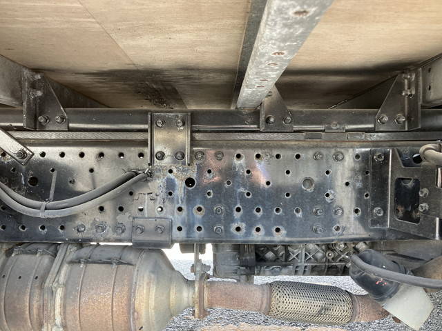 いすゞエルフアルミバン小型（2t・3t）[写真23]