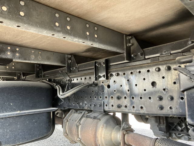 いすゞエルフアルミバン小型（2t・3t）[写真24]