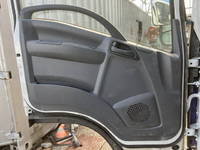 いすゞエルフアルミバン小型（2t・3t）[写真30]