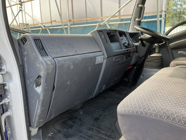 いすゞエルフアルミバン小型（2t・3t）[写真32]