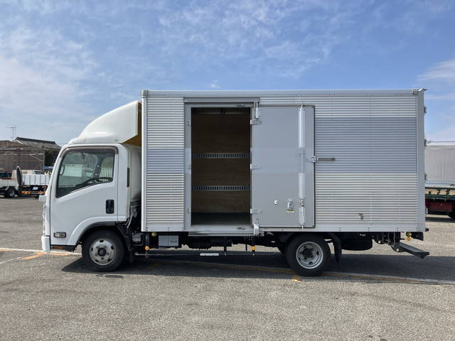 いすゞエルフアルミバン小型（2t・3t）[写真06]