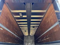 いすゞギガアルミウイング大型（10t）[写真11]