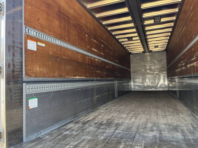 いすゞギガアルミウイング大型（10t）[写真12]