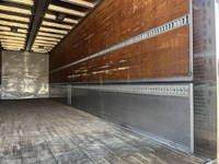 いすゞギガアルミウイング大型（10t）[写真13]