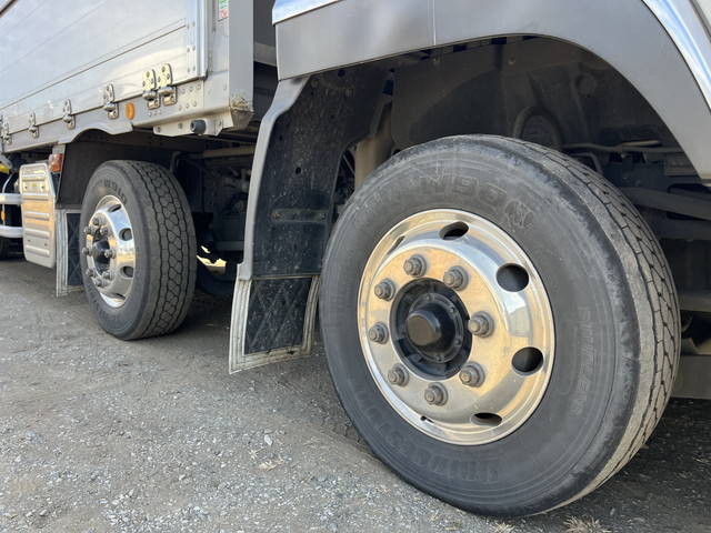 いすゞギガアルミウイング大型（10t）[写真19]