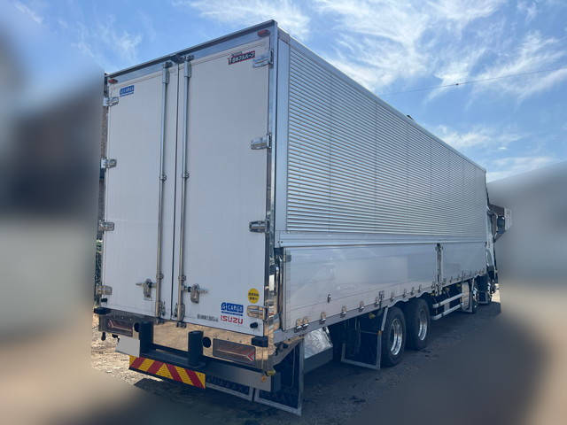 いすゞギガアルミウイング大型（10t）[写真02]