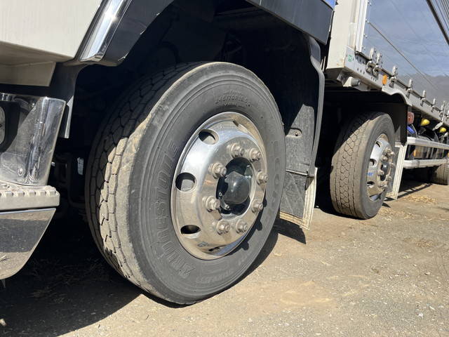 いすゞギガアルミウイング大型（10t）[写真20]