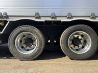 いすゞギガアルミウイング大型（10t）[写真22]