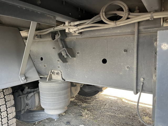 いすゞギガアルミウイング大型（10t）[写真27]