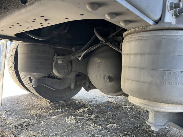 いすゞギガアルミウイング大型（10t）[写真28]