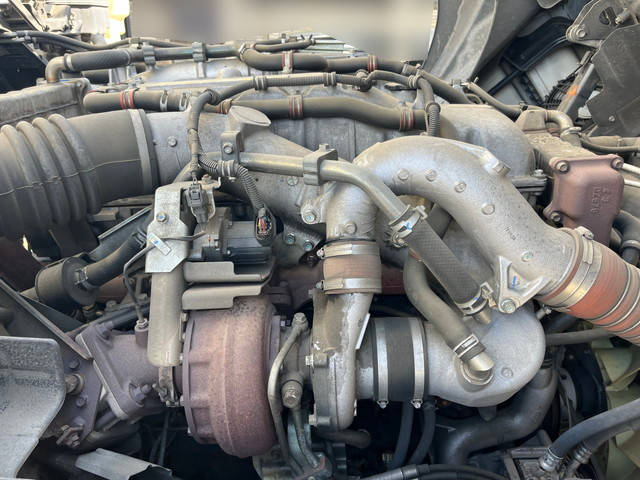 いすゞギガアルミウイング大型（10t）[写真29]