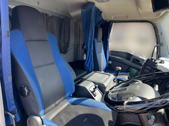 いすゞギガアルミウイング大型（10t）[写真31]