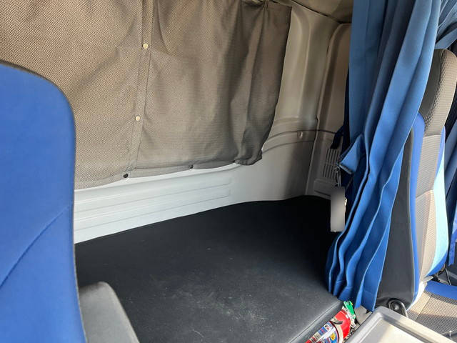 いすゞギガアルミウイング大型（10t）[写真32]