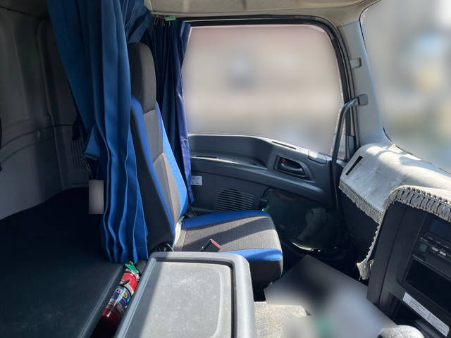 いすゞギガアルミウイング大型（10t）[写真33]