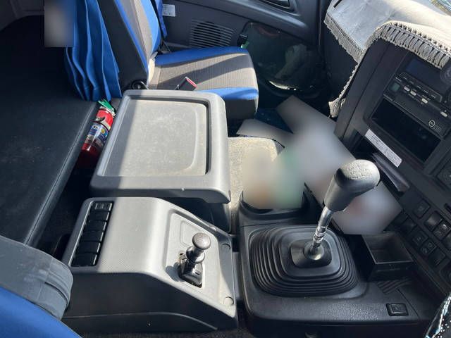 いすゞギガアルミウイング大型（10t）[写真34]