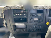 いすゞギガアルミウイング大型（10t）[写真35]