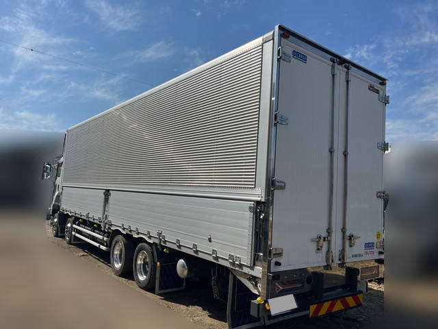 いすゞギガアルミウイング大型（10t）[写真04]