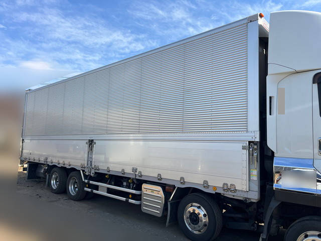 いすゞギガアルミウイング大型（10t）[写真05]