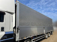 いすゞギガアルミウイング大型（10t）[写真06]