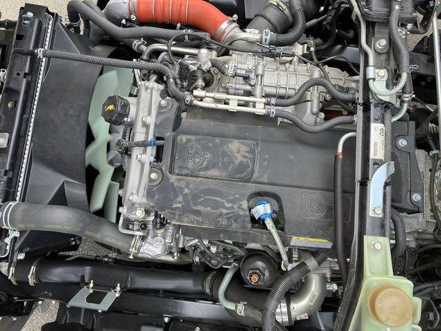 三菱ふそうキャンターセルフクレーン4段小型（2t・3t）[写真23]