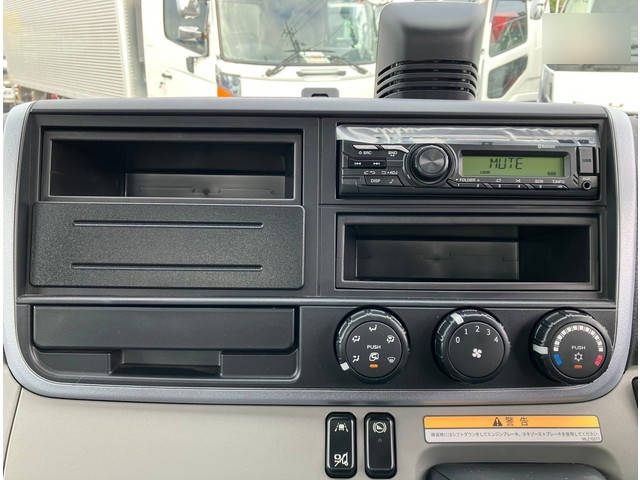 三菱ふそうキャンターセルフクレーン4段小型（2t・3t）[写真26]