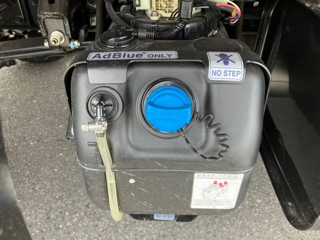 三菱ふそうキャンターセルフクレーン4段小型（2t・3t）[写真35]