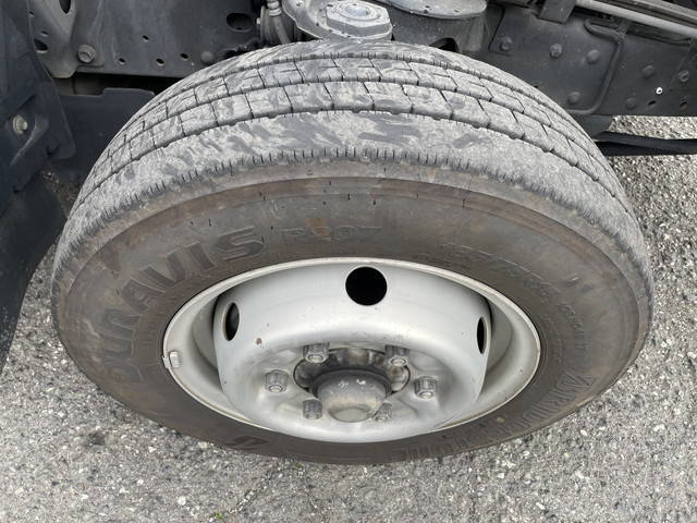 いすゞエルフ平ボディ小型（2t・3t）[写真17]