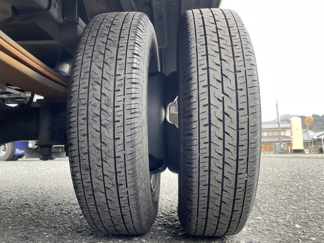 いすゞエルフ平ボディ小型（2t・3t）[写真20]