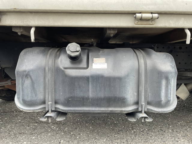 いすゞエルフ平ボディ小型（2t・3t）[写真22]