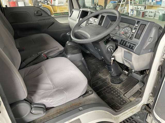 いすゞエルフ平ボディ小型（2t・3t）[写真32]