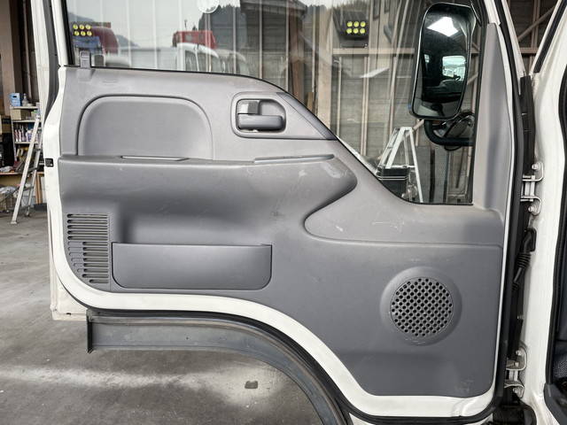 いすゞエルフ平ボディ小型（2t・3t）[写真36]