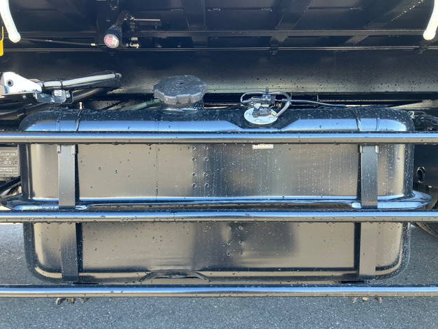 三菱ふそうファイターセーフティクレーン4段増トン（6t・8t）[写真25]