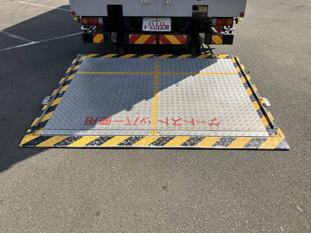 日野プロフィア冷凍車（冷蔵車）大型（10t）[写真18]