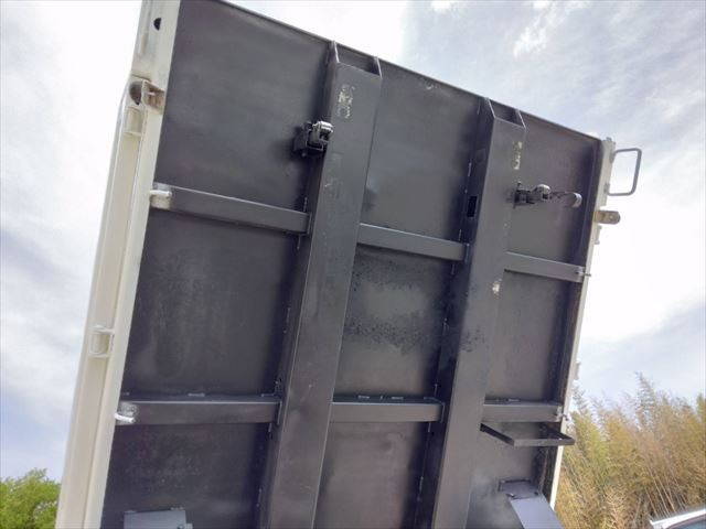 三菱ふそうキャンターダンプ小型（2t・3t）[写真13]