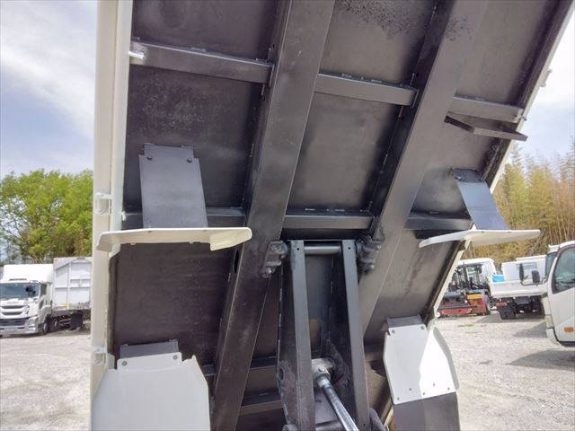 三菱ふそうキャンターダンプ小型（2t・3t）[写真14]