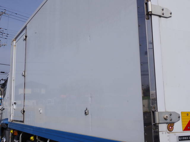 日野レンジャー冷凍車（冷蔵車）中型（4t）[写真24]