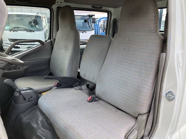 トヨタトヨエースダブルキャブ（Wキャブ）小型（2t・3t）[写真34]