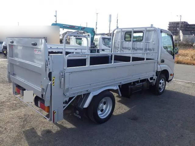 トヨタトヨエース平ボディ小型（2t・3t）[写真02]