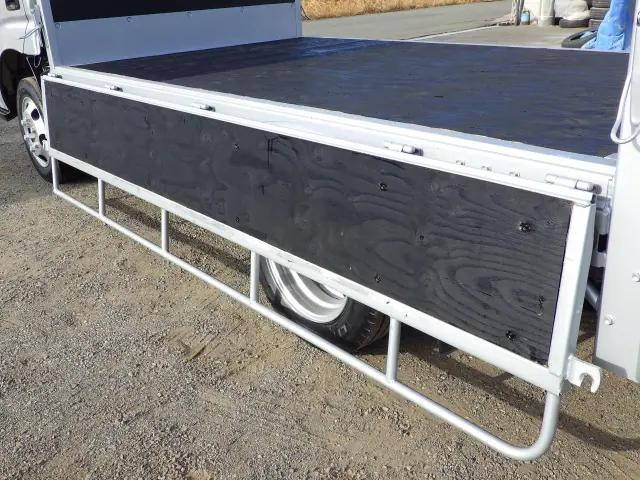 トヨタトヨエース平ボディ小型（2t・3t）[写真20]