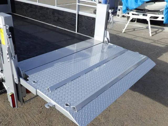 トヨタトヨエース平ボディ小型（2t・3t）[写真23]